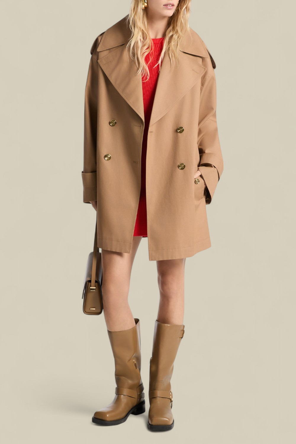 תמונת כל הלוק של מעיל טרנץ' אוברסייז